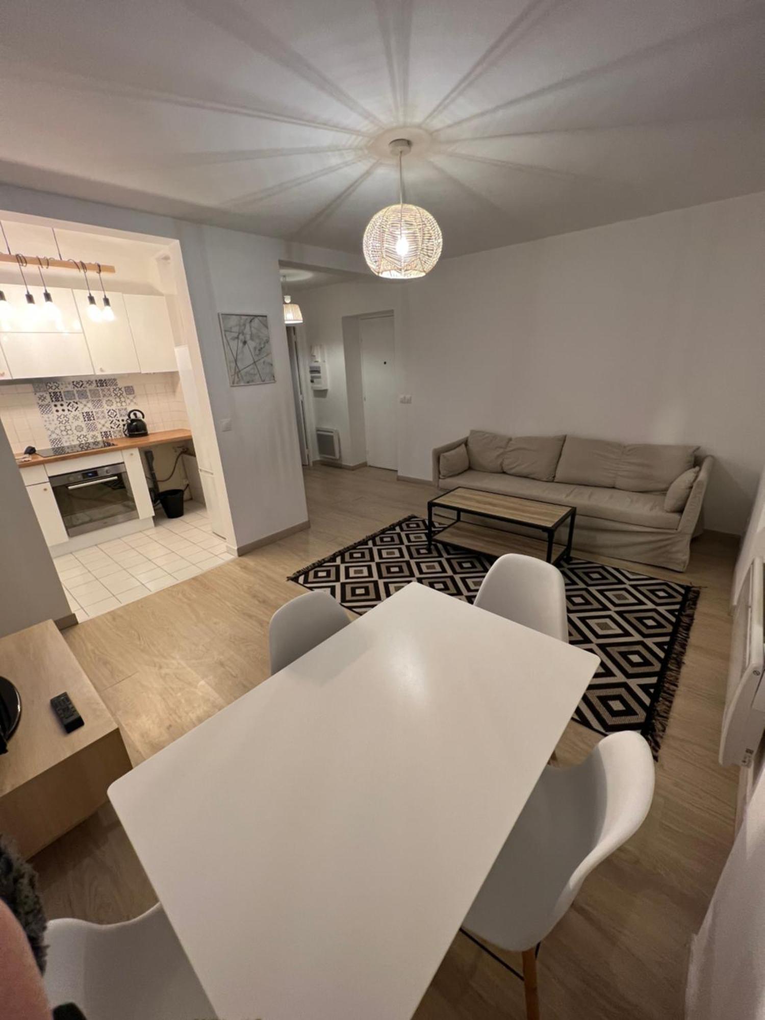 Appartement Lumineux A 2 Pas D'Enghien มงต์โมร็องซี ภายนอก รูปภาพ