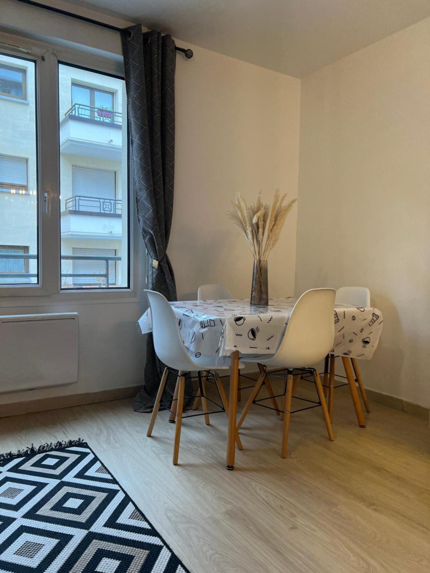 Appartement Lumineux A 2 Pas D'Enghien มงต์โมร็องซี ภายนอก รูปภาพ